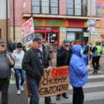 03.10.2019 Skalbmierz. Protest przeciwko budowie biogazowni. Blokada drogi wojewódzkiej nr 768 / Marta Gajda / Radio Kielce