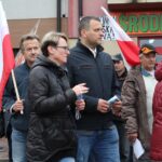 03.10.2019 Skalbmierz. Protest przeciwko budowie biogazowni. Blokada drogi wojewódzkiej nr 768 / Marta Gajda / Radio Kielce