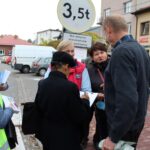03.10.2019 Skalbmierz. Protest przeciwko budowie biogazowni. Blokada drogi wojewódzkiej nr 768 / Marta Gajda / Radio Kielce