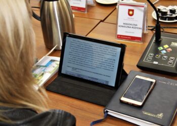 Do rąk buskich radnych trafiły tablety / UMiG Buko-Zdrój