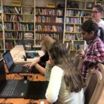 05.10.2019 Obrazów. Noc Bibliotek. Warsztaty druku 3D / Grażyna Szlęzak-Wójcik / Radio Kielce