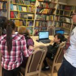 05.10.2019 Obrazów. Noc Bibliotek. Warsztaty druku 3D / Grażyna Szlęzak-Wójcik / Radio Kielce