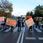 10.10.2019 Skalbmierz. Protest przeciwko budowie biogazowni / Marta Gajda / Radio Kielce