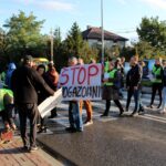10.10.2019 Skalbmierz. Protest przeciwko budowie biogazowni / Marta Gajda / Radio Kielce