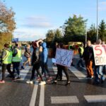 10.10.2019 Skalbmierz. Protest przeciwko budowie biogazowni / Marta Gajda / Radio Kielce