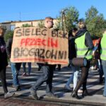 10.10.2019 Skalbmierz. Protest przeciwko budowie biogazowni / Marta Gajda / Radio Kielce