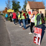 17.10.2019. Sielec Biskupi. Protest mieszkańców przeciwko planom budowy biogazowni / Marta Gajda / Radio Kielce