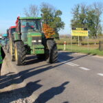 17.10.2019. Sielec Biskupi. Protest mieszkańców przeciwko planom budowy biogazowni / Marta Gajda / Radio Kielce