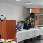 18.10.2019. Busko-Zdrój. Konwent Powiatów Województwa Świętokrzyskiego z okazji 20-lecia Samorządów Powiatowych. Przemawia: Jerzy Stępień  – były prezes Trybunału Konstytucyjnego / Marta Gajda / Radio Kielce