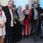 19.10.2019. Pińczów. Poplenerowa wystawa Pińczowskie Klimaty. Na zdjęciu (drugi z lewej): Adam Ochwanowski / Marta Gajda / Radio Kielce