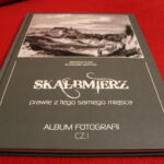 23.10.2019. Skalbmierz. Fragmenty albumu fotograficznego „Skalbmierz prawie z tego samego miejsca” autorstwa Zbigniewa Pudo i Sławomira Mertyny / Marta Gajda / Radio Kielce