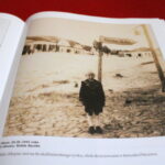 23.10.2019. Skalbmierz. Fragmenty albumu fotograficznego „Skalbmierz prawie z tego samego miejsca” autorstwa Zbigniewa Pudo i Sławomira Mertyny / Marta Gajda / Radio Kielce