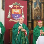 11.10.2019. Sandomierz. Inauguracja roku akademickiego w Wyższym Seminarium Duchownym. Ks. bp Krzysztof Nitkiewicz (w środku) i ks. bp Edward Frankowski (z prawej) / ks. Tomasz Lis