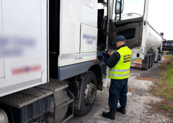 Inspektorzy WITD w Kielcach zatrzymali ciężarówkę, w której ujawniono manipulację w układzie oczyszczania spalin / Wojewódzki Inspektorat Transportu Drogowego w Kielcach