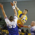 02.10.2019 Kielce. PGNiG Superliga. Mecz PGE Vive Kielce - Grupa Azoty Tarnów. Uladzislau Kulesh / Jarosław Kubalski / Radio Kielce