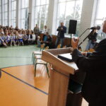 06.10.2019 Zajączków. 100 - lecie Szkoły Podstawowej im Bohaterów Powstania Styczniowego. Poseł Krzysztof Lipiec / Jarosław Kubalski / Radio Kielce