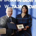 06.10.2019 Zajączków. 100 - lecie Szkoły Podstawowej im Bohaterów Powstania Styczniowego. Poseł Krzysztof Lipiec i dyrektor szkoły Małgorzata  Bernat / Jarosław Kubalski / Radio Kielce