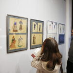 11.10.2019 Kielce. Galeria Tycjan. Wystawa projektów kostiumów i scenografii do przedstawień w Teatrze Stefana Żeromskiego / Jarosław Kubalski / Radio Kielce