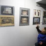 11.10.2019 Kielce. Galeria Tycjan. Wystawa projektów kostiumów i scenografii do przedstawień w Teatrze Stefana Żeromskiego / Jarosław Kubalski / Radio Kielce