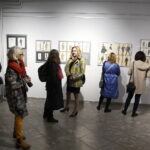 11.10.2019 Kielce. Galeria Tycjan. Wystawa projektów kostiumów i scenografii do przedstawień w Teatrze Stefana Żeromskiego / Jarosław Kubalski / Radio Kielce