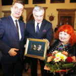 15.10.2019 Kielce. Muzeum Narodowe. Świętokrzyska Nagroda Kultury. Nagrodę z rąk marszałka Andrzeja Bętkowskiego i przewodniczącego sejmiku Andrzeja Prusia otrzymała Dorota Kosierkiewicz / Jarosław Kubalski / Radio Kielce