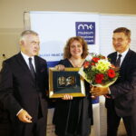 15.10.2019 Kielce. Muzeum Narodowe. Świętokrzyska Nagroda Kultury. Nagrodę z rąk marszałka Andrzeja Bętkowskiego i przewodniczącego sejmiku Andrzeja Prusia otrzymała Tamara Maj / Jarosław Kubalski / Radio Kielce