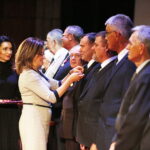 17.10.2019. Kielce. 90-lecie Wodociągów Kieleckich. Uroczysta gala w KCK. Medalami za Długoletnią Służbę pracowników odznaczyła wojewoda Agata Wojtyszek / Jarosław Kubalski / Radio Kielce