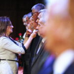 17.10.2019. Kielce. 90-lecie Wodociągów Kieleckich. Uroczysta gala w KCK. Medalami za Długoletnią Służbę pracowników odznaczyła wojewoda Agata Wojtyszek / Jarosław Kubalski / Radio Kielce