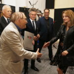 19.10.2019 Radio Kielce Studio. Gram. Finał konkursu Radia Kielce na bajkę z morałem. Dyplomy za udział wręczają Stanisław Nyczaj - prezes Kieleckiego Oddziału Związku Literatów Polskich, profesor Marek Kątny - znawca literatury dla dzieci i młodzieży, senator Krzysztof Słoń oraz Janusz Knap - prezes Radia Kielce / Jarosław Kubalski / Radio Kielce