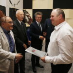 19.10.2019 Radio Kielce Studio. Gram. Finał konkursu Radia Kielce na bajkę z morałem. Dyplomy za udział wręczają Stanisław Nyczaj - prezes Kieleckiego Oddziału Związku Literatów Polskich, profesor Marek Kątny - znawca literatury dla dzieci i młodzieży, senator Krzysztof Słoń oraz Janusz Knap - prezes Radia Kielce / Jarosław Kubalski / Radio Kielce