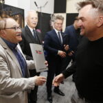 19.10.2019 Radio Kielce Studio. Gram. Finał konkursu Radia Kielce na bajkę z morałem. Dyplomy za udział wręczają Stanisław Nyczaj - prezes Kieleckiego Oddziału Związku Literatów Polskich, profesor Marek Kątny - znawca literatury dla dzieci i młodzieży, senator Krzysztof Słoń oraz Janusz Knap - prezes Radia Kielce / Jarosław Kubalski / Radio Kielce