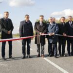 31.10.2019 Otwarcie obwodnicy Daleszyc. Od lewej: Tomasz Pleban - wicestarosta, Bogdan Wenta - prezydent Kielc, Mirosław Gębski - starosta, Krzysztof Słoń - senator, Andrzej Bętkowski - marszałek, Marek Jońca - członek zarządu województwa, Andrzej Pruś - przewodniczący sejmiku, Dariusz Meresiński - burmistrz Daleszyc i Grzegorz Gałuszka - radny powiatu / Jarosław Kubalski