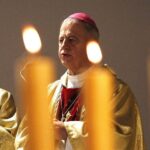 31.10.2019 Kielce Dąbrowa. Noc Świętych. Biskup Jan Piotrowski / Jarosław Kubalski / Radio Kielce