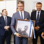 04.10.2019 Kielce. Otwarcie biura poselskiego eurodeputowanego PSL Adama Jarubasa. Od lewej: Grzegorz Gałuszka, Marek Szczepanik, europoseł Adam Jarubas i prezydent Bogdan Wenta i prezydent Starachowic Marek Materek / Jarosław Kubalski / Radio Kielce