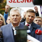 04.10.2019 Kielce. Konferencja prasowa z udziałem b. prezydenta RP Aleksandra Kwaśniewskiego. Od lewej: Iwona Wielgus, Aleksander Kwaśniewski, Marcin Chłodnicki i Andrzej Szejna / Jarosław Kubalski / Radio Kielce