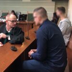 24.10.2019. Sandomierz. Proces uczestników śmiertelnego wypadku drogowego. Na zdjęciu (od lewej): adwokat Piotr Sabat i oskarżony Kacper C., oskarżony Michał S. / Grażyna-Szlęzak-Wójcik / Radio Kielce