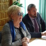 29.10.2019 Ostrowiec Świętokrzyski. Obrady rady społecznej Zakładu Opieki Zdrowotnej w Ostrowcu. Na zdjęciu (od lewej): Danuta Barańska - przewodnicząca rady społecznej Zakładu Opieki Zdrowotnej w Ostrowcu Świętokrzyskim i Łukasz Witkowski - wiceprzewodniczący rady społecznej / Emilia Sitarska / Radio Kielce