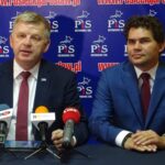 10.10.2019. Ostrowiec Świętokrzyski. Na zdjęciu (od lewej): Jarosław Rusiecki - senator PiS i Lucjusz Nadbereżny - prezydent Stalowej Woli / Emilia Sitarska / Radio Kielce