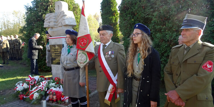 27.10.2019. Oleszno. Uroczystości 75. rocznicy bitwy pod Chotowem / Ewa Pociejowska-Gawęda / Radio Kielce