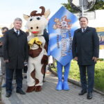 11.10.2019. Opatów. Wizyta premiera Mateusza Morawieckiego. Na zdjęciu (od lewej): senator PiS Jarosław Rusiecki i poseł PiS Marek Kwitek / Wiktor Taszłow / Radio Kielce