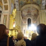 17.10.2019. Opatów. Wizyta ambasadorów w kolegiacie opatowskiej / Emilia Sitarska / Radio Kielce