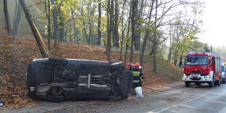 26.10.2019 Ostrowiec Świętokrzyski. Kolizja na ulicy Żeromskiego / Emilia Sitarska / Radio Kielce