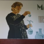 01.10.2019 Ożarów. Mural oraz ścieżka edukacyjna dwudziestolecia międzywojennego w Zespole Szkół w Ożarowie im. Marii Skłodowskiej-Curie / Emilia Sitarska / Radio Kielce