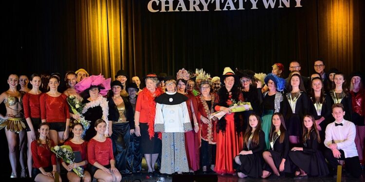 Onkoczepek pomoże chorym na raka - Radio Kielce 28.10.2019. Starachowice. Koncert charytatywny / Piotr Babicki, starosta starachowicki / facebook