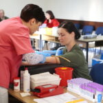 22.10.2019. Kielce. Elewi i żołnierze z Centrum Przygotowań do Misji Zagranicznych w Kielcach oddali honorowo krew / Wiktor Taszłow / Radio Kielce