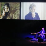 22.10.2019. Kielce. Inauguracja II Kieleckiego Międzynarodowego Festiwalu Teatralnego. Spektakl „Bądź taka, nie bądź taka”. Na zdjęciu: Jakub Mitoraj - gitarzysta / Wiktor Taszłow / Radio Kielce