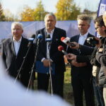Kielce. 15.10.2019. Konferencja dotycząca budowy nowej siedziby TVP. Na zdjęciu (od lewej): Krzysztof Lipiec - poseł, Przemysław Predygier - dyrektor TVP3 Kielce, Krzysztof Słoń - senator / Wiktor Taszłow / Radio Kielce