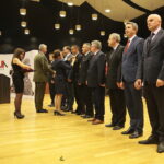 Kielce. 25.10.2019. Święto terenowych organów administracji wojskowej. Medal wręczają płk Jarosław Molisak - Szef WSzW w Kielcach, Agata Wojtyszek – wojewoda świętokrzyski / Wiktor Taszłow / Radio Kielce