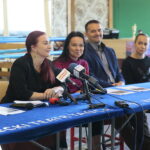 24.10.2019 Kielce. Konferencja przed spektaklem „Brodzić po wodzie” Kieleckiego Teatru Tańca. Na zdjęciu (od lewej): Elżbieta Pańtak - dyrektor KTT, prof. Ewa Robak - dyrygent, Grzegorz Pańtak - zastępca dyrektora KTT i Małgorzata Ziółkowska - solistka / Wiktor Taszłow / Radio Kielce