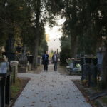 26.10.2019 Kielce. Sprzątanie nagrobków / Wiktor Taszłow / Radio Kielce